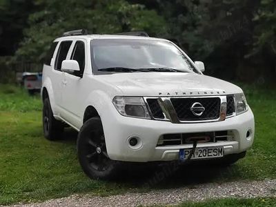 Alb Utilizat 2012 Nissan Pathfinder SUV | 7.500 EUR