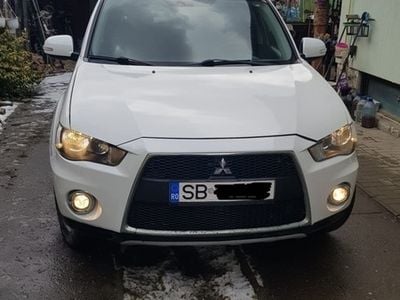 Second-hand Mitsubishi Outlander 150 CP (110 kW) 2012 Alb SUV