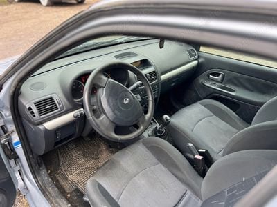 Second-hand Renault Clio II 90 CP (66 kW) 2005 Hatchback