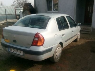 Second-hand Renault Clio II 75 CP (55 kW) 2003 Gri Berlinǎ