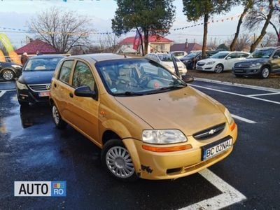 Second-hand Chevrolet Kalos 72 CP (52 kW) 2004 Auriu Hatchback