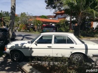 Second-hand Mercedes 200 75 CP (55 kW) 1978 Berlinǎ