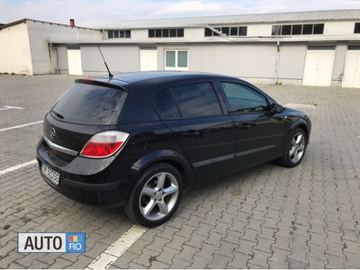 Second-hand Opel Astra 101 CP (74 kW) 2005 Hatchback