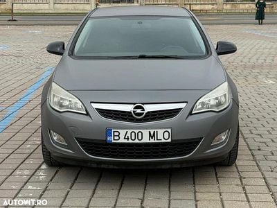 Second-hand Opel Astra Cosmo 110 CP (80 kW) 2011 Culoaregri Hatchback