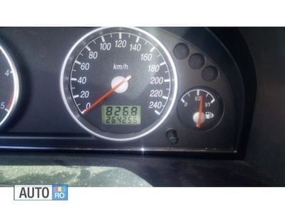 Argintiu Utilizat 2002 Ford Mondeo Break | 1.650 EUR