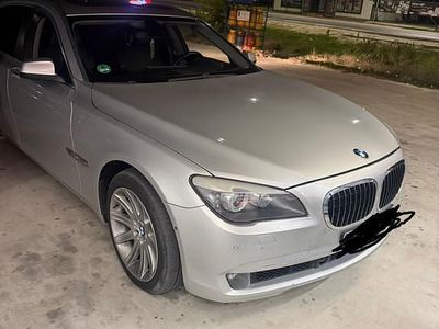 Argintiu Utilizat 2010 BMW 740 Berlinǎ | 7.500 EUR