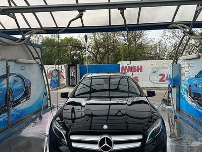 Second-hand Mercedes GLA220 170 CP (125 kW) 2016 Culoarenegru SUV