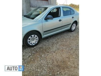 Verde Utilizat 2011 Skoda Octavia Hatchback | 500 EUR
