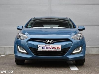Second-hand Hyundai i30 Style 99 CP (72 kW) 2012 Culoarealbastru Break