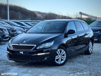 Culoarenegru Utilizat 2016 Peugeot 308 Active Hatchback | 6.100 EUR (Super Preț)