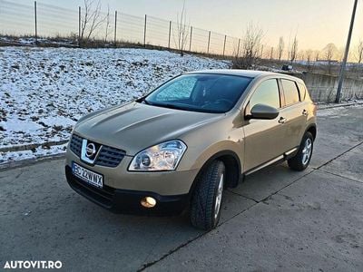 Culoaremaro Second-hand 2007 Nissan Qashqai SUV | 5.850 EUR (Scump)