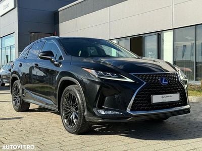 Second-hand Lexus RX450h Luxury Line 313 CP (230 kW) 2022 Culoarenegru SUV
