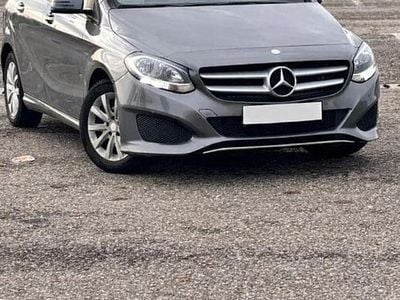 Second-hand Mercedes B180 109 CP (80 kW) 2015 Culoaregri Monovolum