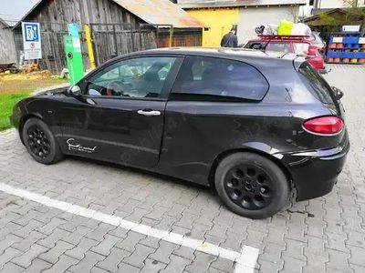 Utilizat 2004 Alfa Romeo 147 Hatchback | 4.500 EUR