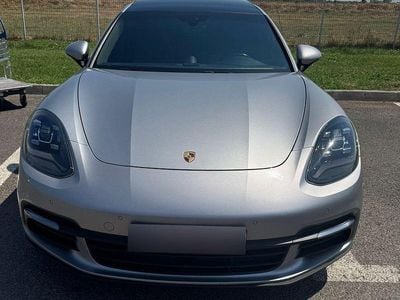 Porsche Panamera 4