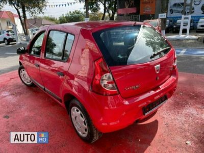 Second-hand Dacia Sandero 75 CP (55 kW) 2009 Rosu Hatchback