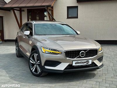 Second-hand Volvo V60 250 CP (183 kW) 2023 Culoaregalbeuriu Break
