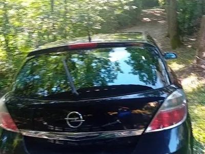 Second-hand Opel Astra 77 CP (56 kW) 2008 Negru Berlinǎ