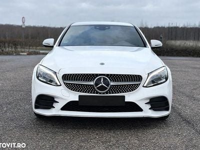 Second-hand Mercedes C220 AMG line 194 CP (142 kW) 2018 Culoarealb Berlinǎ