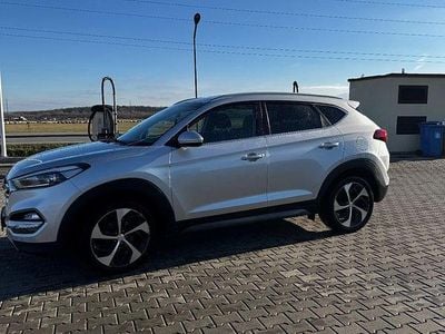 Culoaregri Second-hand 2015 Hyundai Tucson Intro Edition SUV | 13.000 EUR (Puțin scump)