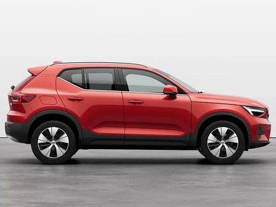 ["fusion red"] Utilizat 2023 Volvo XC40 Plus SUV | 43.141 EUR