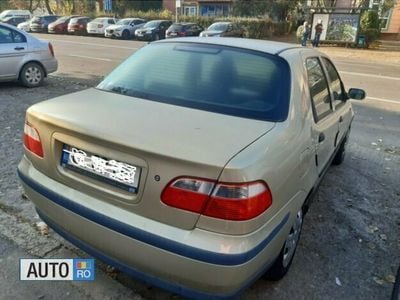 Second-hand Fiat Albea 84 CP (61 kW) 2005 Galben Berlinǎ