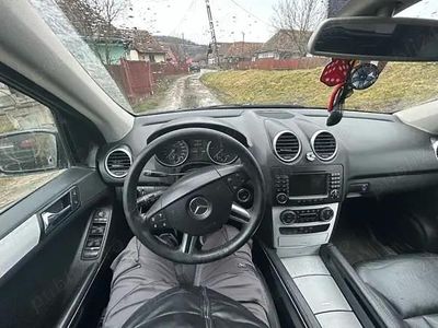 Second-hand Mercedes ML280 190 CP (139 kW) 2006 Negru SUV