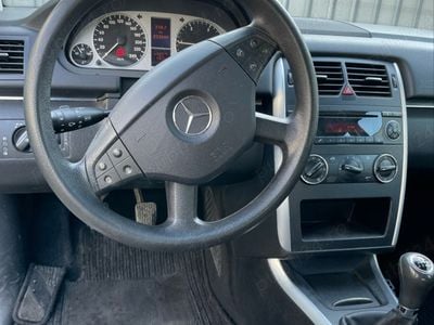 Mercedes B180