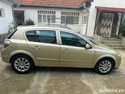 Utilizat 2004 Opel Astra Hatchback | 2.300 EUR (Puțin scump)