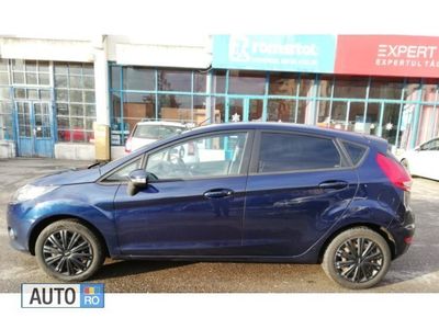 Second-hand Ford Fiesta 80 CP (58 kW) 2011 Albastru Hatchback