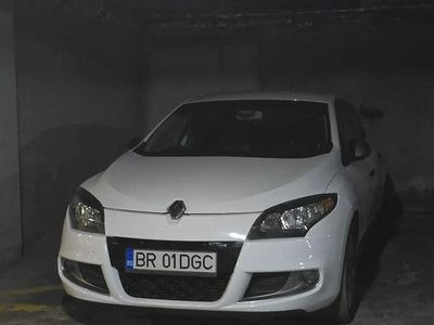 Culoarealb Utilizat 2011 Renault Mégane III Initiale Paris Hatchback | 4.000 EUR (Preț OK)