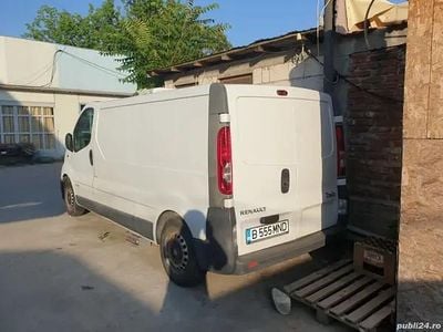 Second-hand Renault Trafic 74 CP (54 kW) 2007 Alb Monovolum