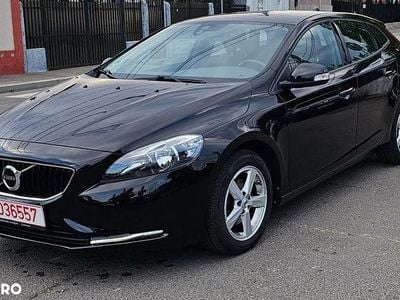Second-hand Volvo V40 Kinetic 190 CP (139 kW) 2016 Culoarenegru Hatchback