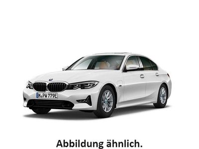 BMW 330e