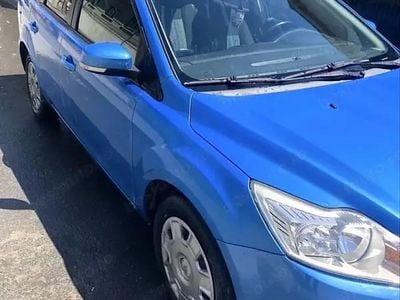 Utilizat 2010 Ford Focus Berlinǎ | 4.390 EUR (Scump)