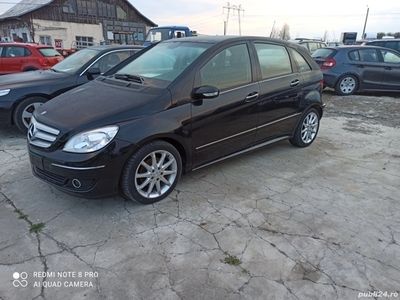 second-hand Mercedes B200 