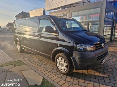 Culoarenegru Utilizat 2012 VW Caravelle Comfortline Monovolum | 9.950 EUR