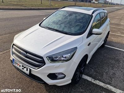 Second-hand Ford Kuga ST-Line 180 CP (132 kW) 2017 Culoarealb SUV