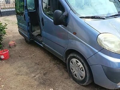 Second-hand Opel Vivaro 145 CP (106 kW) 2007 Gri Monovolum