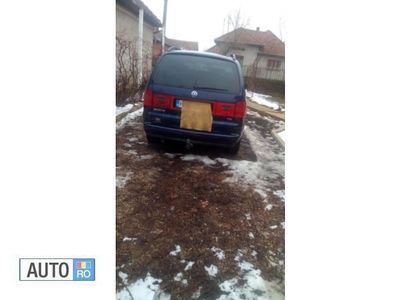 Second-hand VW Sharan 116 CP (85 kW) 2003 Albastru marin Monovolum