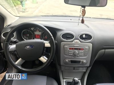 Gri Utilizat 2009 Ford Focus Berlinǎ | 4.200 EUR (Scump)