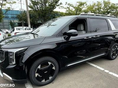 Second-hand Kia Carnival 204 CP (150 kW) 2024 Culoarenegru Monovolum