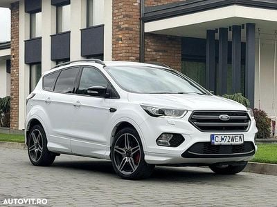 Second-hand Ford Kuga 150 CP (110 kW) 2019 Culoarealb SUV