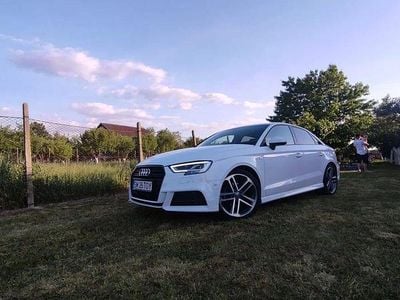 Culoarealb Utilizat 2019 Audi A3 Sport Hatchback | 11.800 EUR (Super Preț)
