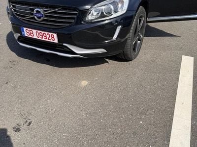 Negru Second-hand 2016 Volvo XC60 R-Design SUV | 17.900 EUR (Super Preț)