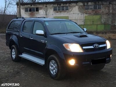 second-hand Toyota HiLux 2500 cmc, diesel, Negru, 200000 km, 4 x airbag