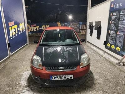 Second-hand Ford Fiesta 75 CP (55 kW) 2009 Rosu Hatchback