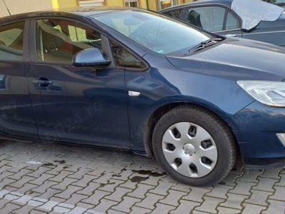 Second-hand Opel Astra 115 CP (84 kW) 2011 Hatchback