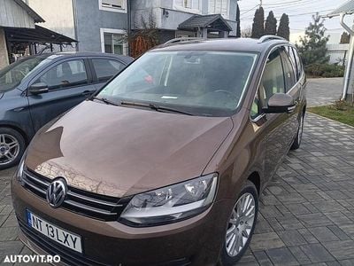 Second-hand VW Sharan Style 140 CP (102 kW) 2011 Culoaremaro Monovolum