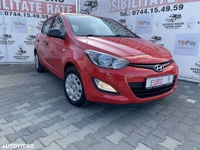 Rosu Utilizat 2013 Hyundai i20 Hatchback | 4.990 EUR (Scump)